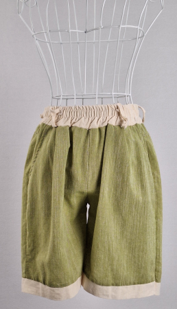 Pantaloni - Pantaloni scurti din in si bumbac verde oliv cu detalii bej