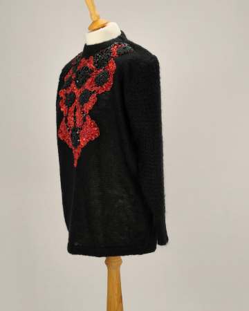 Pulover artizanal negru blend de mohair cu paiete roșii și mărgele negre [1]