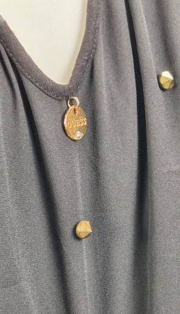 Rochie Guess neagră asimetrică cu aplicații metalice aurii [4]