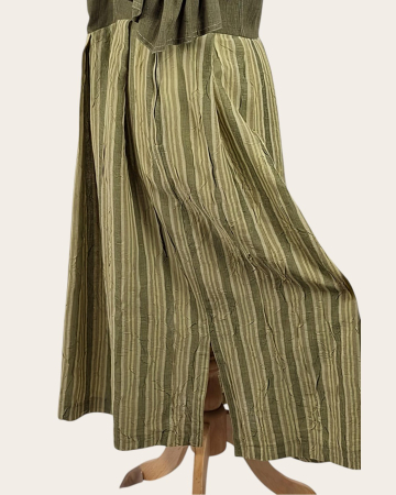 Rochie Hagro stil Dirndl verde salvie cu nasturi [5]