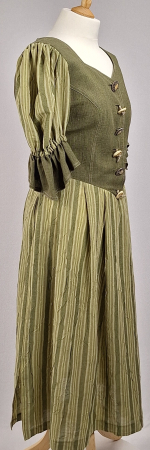 Rochie Hagro stil Dirndl verde salvie cu nasturi [3]