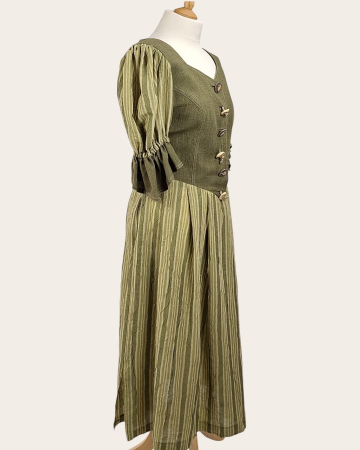 Rochie Hagro stil Dirndl verde salvie cu nasturi [6]