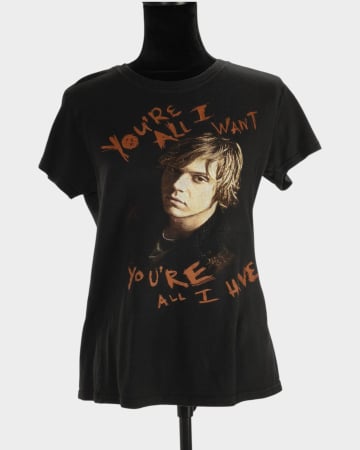 Filme - Tricou negru American Horror Story Tate cu mesaj cărămiziu