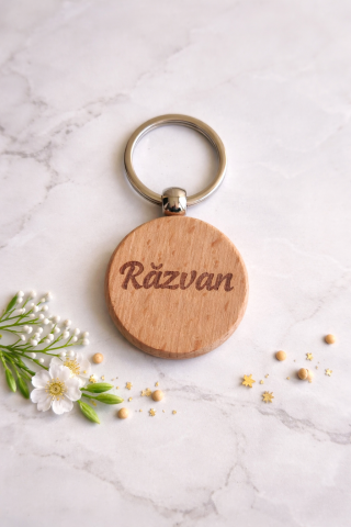 Cadouri Personalizate - Breloc din lemn personalizat