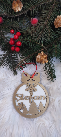 Decorațiuni Crăciun - Glob alb cu auriu si nume personalizat