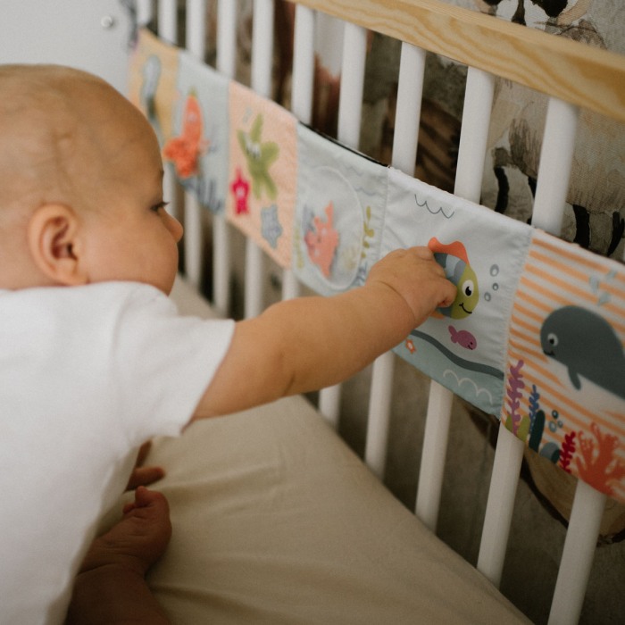 Carte educativa senzoriala cu doua fete Babyono, "Sub mare",  1563 [10]