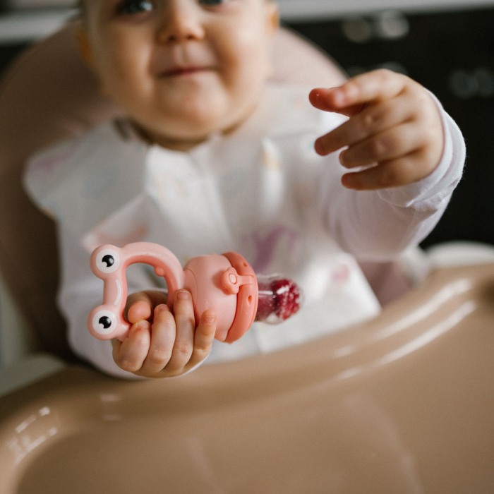 Dispozitiv hranire copii cu rasucire Babyono broscuta roz 1543 [16]