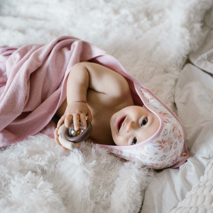 Prosop baie cu gluga bumbac soft 100 x 100 cm Babyono Roz 1552/01 [7]