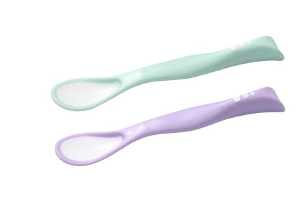 Articole hranire bebelusi - Set 2 lingurite flexibile Babyono verde si mov 1066/03