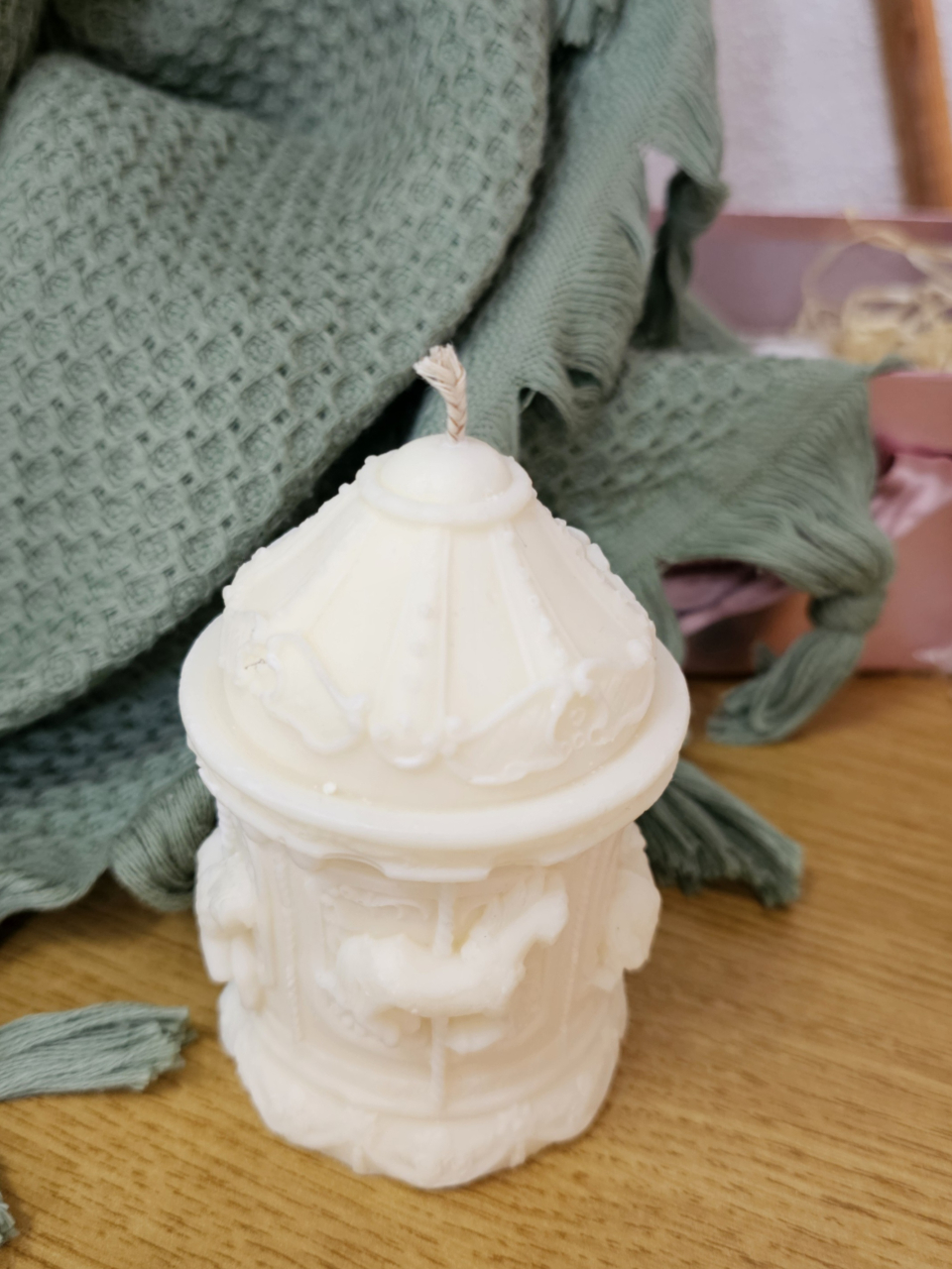 Lumânare decorativă carusel din ceară naturală soia [2]