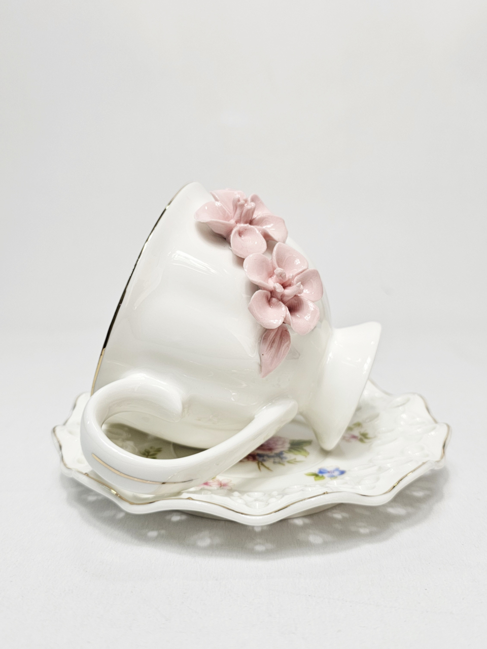 Set ceașcă 200 ml și farfurioară din ceramică cu flori roz 3D [4]