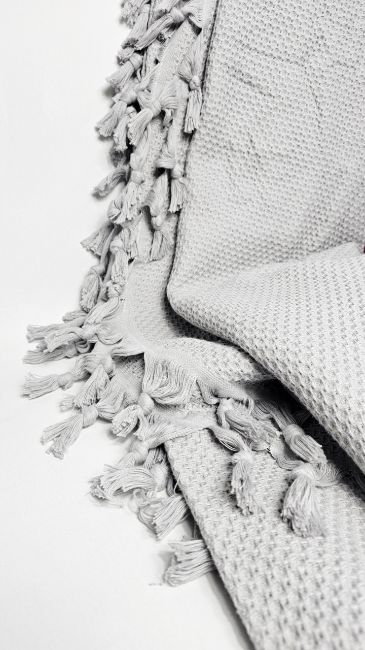 Pătură din bumbac, gri deschis cu ciucuri eleganți, dimensiune 220/240cm [2]