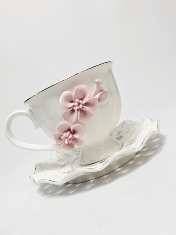 Cesti - Set ceașcă 200 ml și farfurioară din ceramică cu flori roz 3D