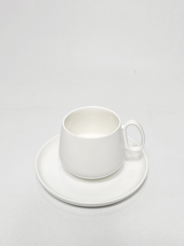 Set 2 piese ceașcă și farfurioară albă [3]