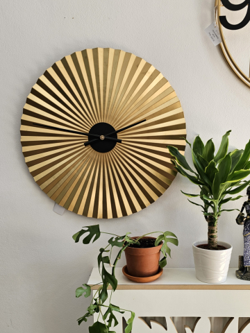 Ceasuri - Ceas de perete auriu, stil evantai