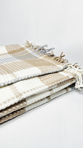 Pătură pufoasă Model Crem, dimensiune 200/240 cm [2]