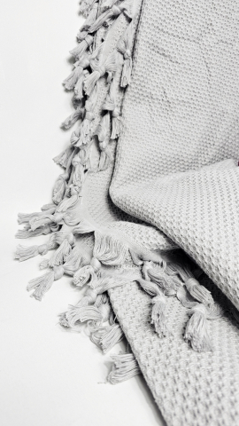 Pătură din bumbac, gri deschis cu ciucuri eleganți, dimensiune 220/240cm [1]