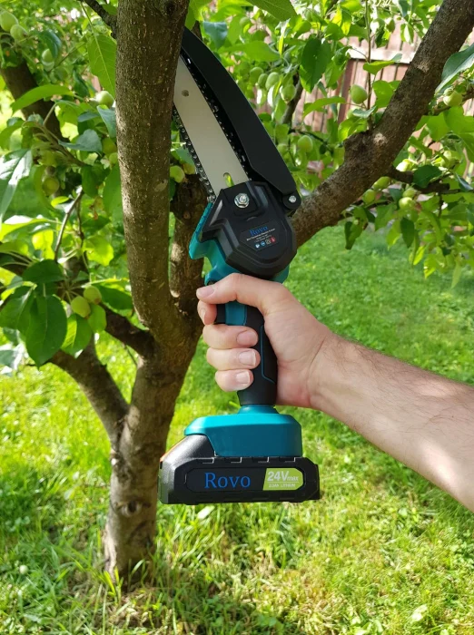 Mini Fierastrau Electric cu Lant Rovo RV-MF, 6 inch, 24V, 2 Acumulatori inclusi [5]