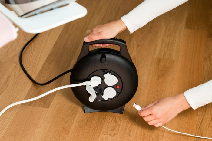Prelungitor cu tambur Brennenstuhl Vario Line, 10 m, 3 prize și 2 USB [7]