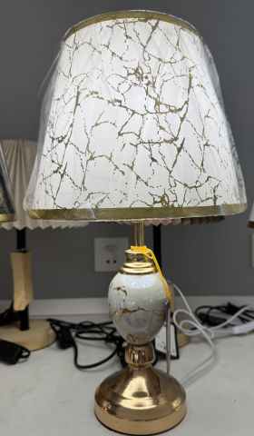 Produse Alessandro - Veioza VZ211WH, 1x E27, Metal si Textil, Alb si Auriu