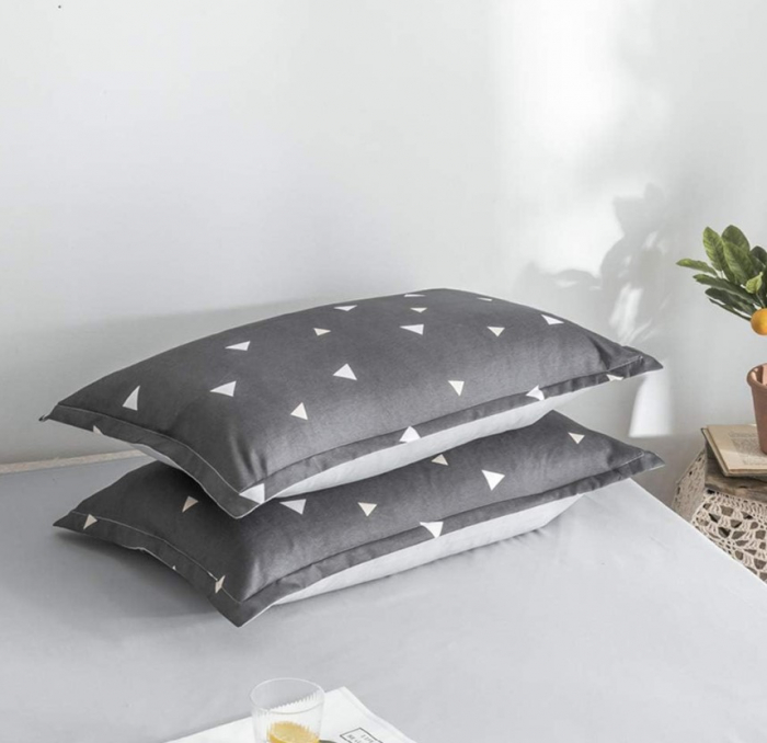 Lenjerie de pat 4 piese – CELhome – Cearceaf pilota 200 x 230 cm, Cearceaf de pat cu elastic 180 x 200 cm, 2 Fete de perna 55 x 75 cm, Model Geometrie, Gri [6]
