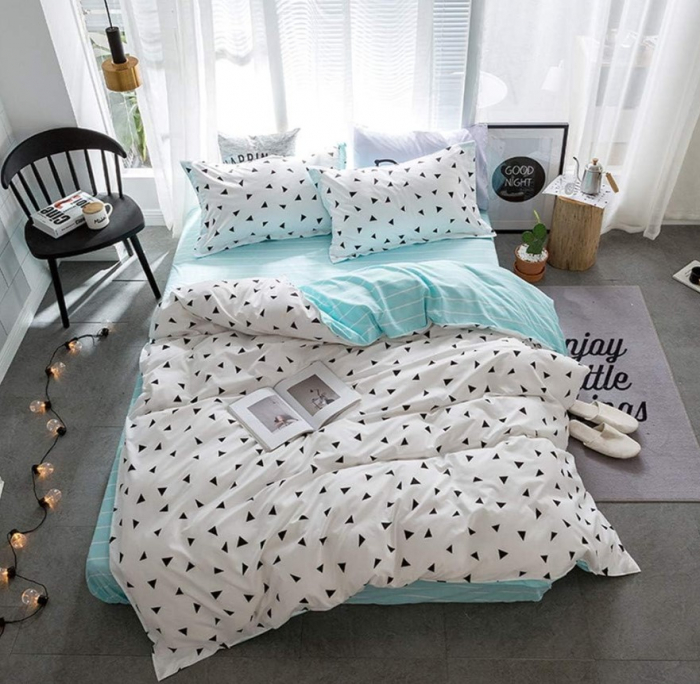 Lenjerie de pat 4 piese cu doua fete – CELhome – Cearceaf pilota 200 x 230 cm, Cearceaf de pat fara elastic 230 x 250 cm, 2 Fete de perna 55 x 75 cm, Model Geometric, Bleu-Alb [3]