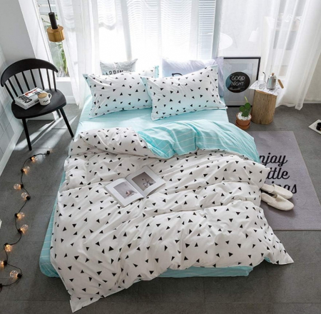 Lenjerie de pat 4 piese cu doua fete – CELhome – Cearceaf pilota 200 x 230 cm, Cearceaf de pat fara elastic 230 x 250 cm, 2 Fete de perna 55 x 75 cm, Model Geometric, Bleu-Alb [2]