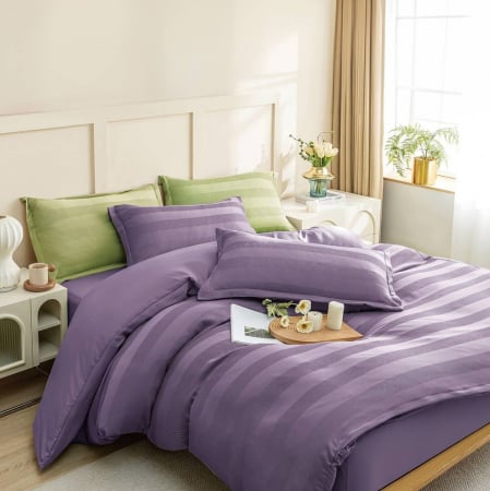 Lenjerie de pat - 4 piese - Lenjerie de pat CELhome 4 piese, dublu, model cu dungi embosat,  Cearceaf de pat cu elastic 180 x 200 cm, Cearceaf pilota 200 x 230 cm, 2 Fete de perna 50 x 70 cm, Mov