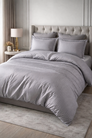 Lenjerie de Pat Model Damasc 6 piese, Cearceaf  de Pat cu Elastic 180x200, Cearceaf Pilota 200x230, 4 fete perna 70x70 55x80, Gri [2]