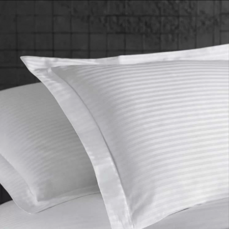Lenjerie de pat Matrimonial Tip Damasc, 6 piese, Cearceaf de pat cu elastic 180 x 200 cm, Cearceaf pilota cu fermoar 200 x 230 cm, 4 fete de perna, Alb [7]