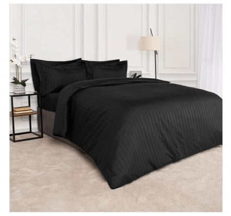 Lenjerie de pat Matrimonial Tip Damasc, 6 piese, Cearceaf de pat cu elastic 180 x 200 cm, Cearceaf pilota cu fermoar 200 x 230 cm, 4 fete de perna,  Negru [1]