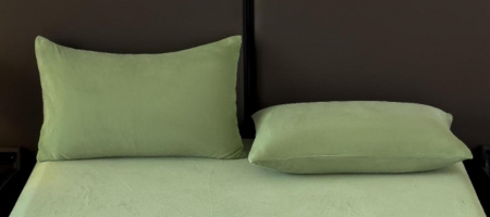 Set  3 piese pentru pat – husa saltea cu elastic 230x250 cm, 2 fete de perna 50x70 cm, moale si calduroasa, pentru saltea 180x200 sau 160x180 cm, Verde [1]