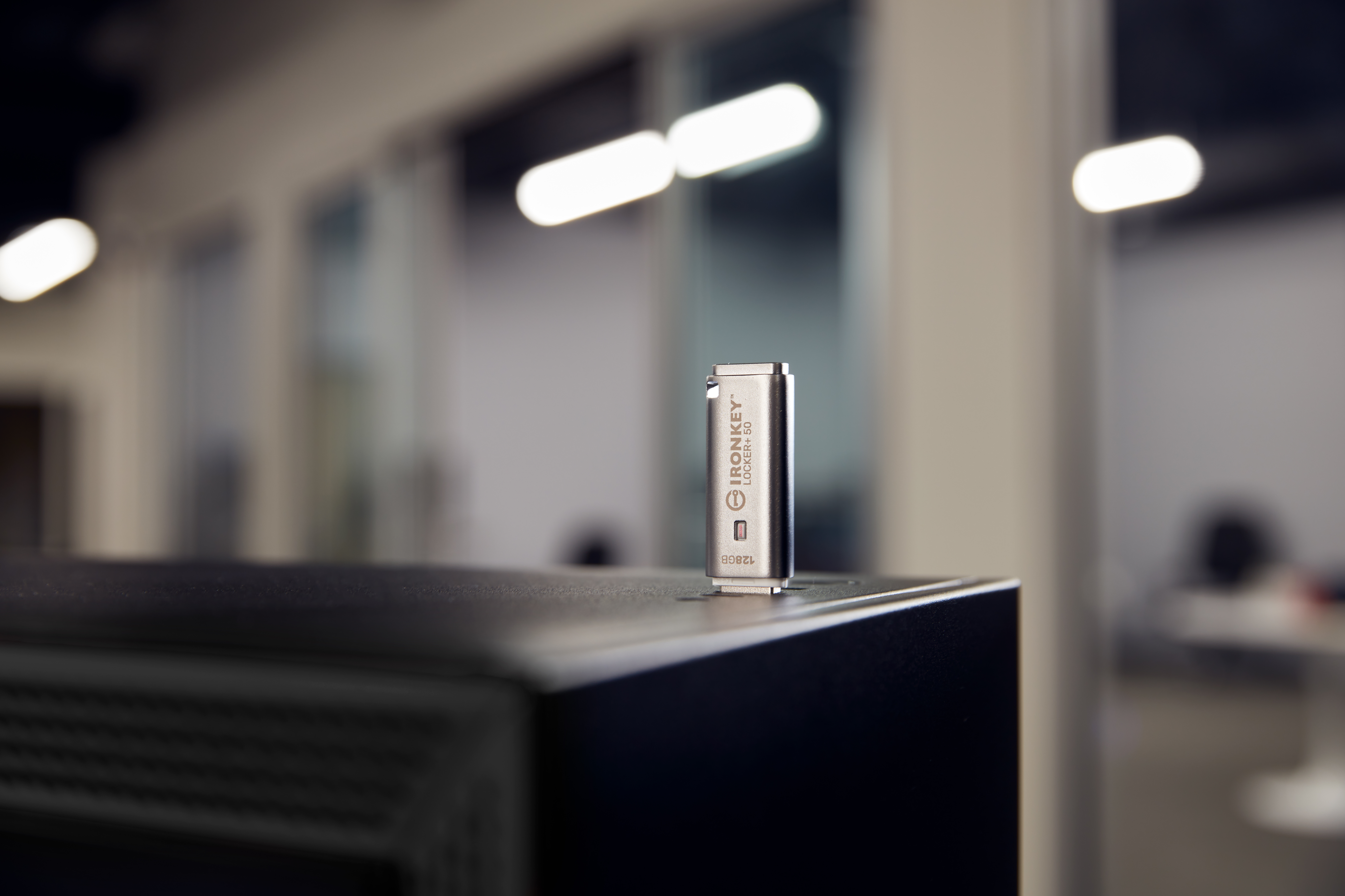 Memorie USB Kingston IronKey Locker+ 50 128GB, USB Type-A, Argintiu [6]