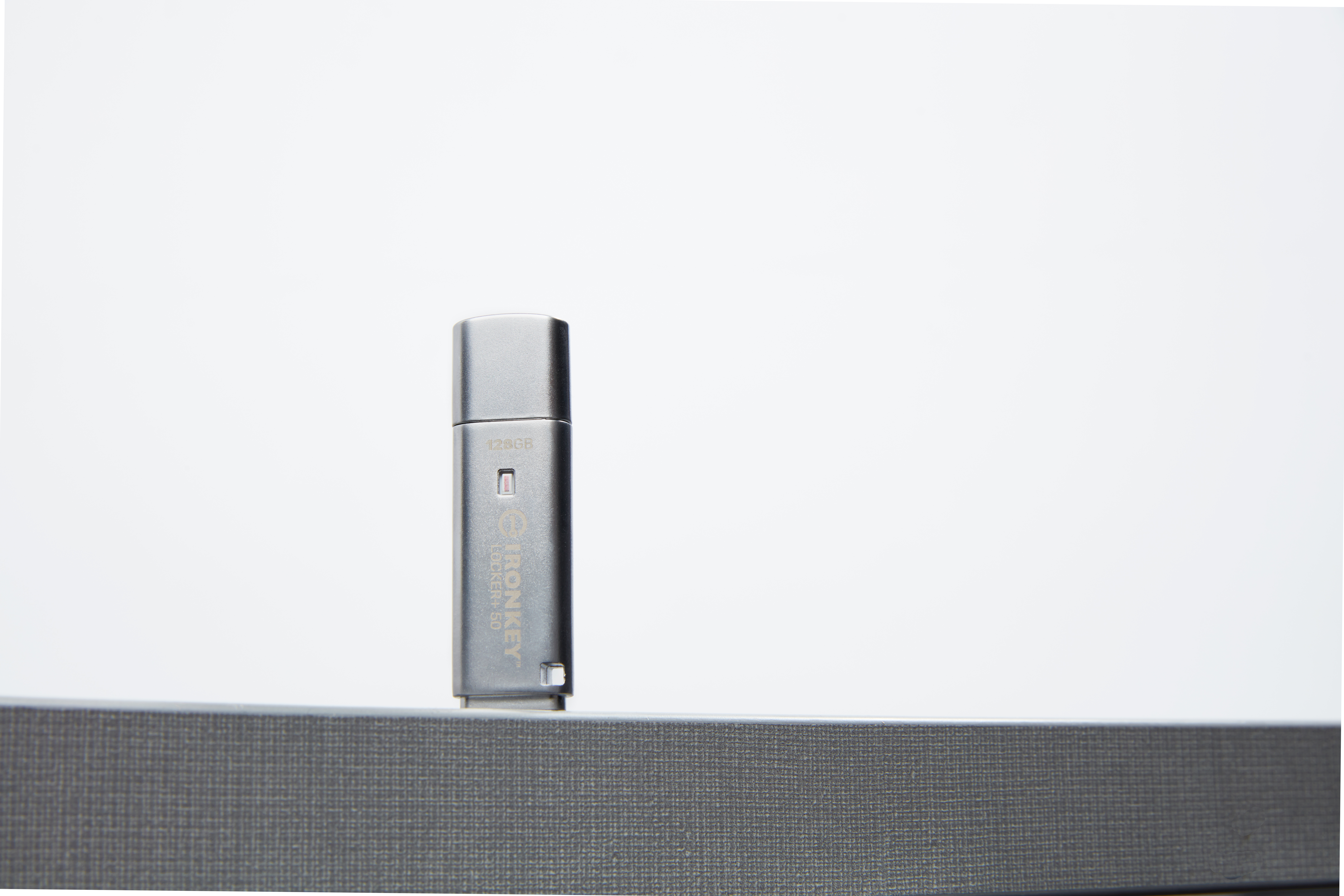 Memorie USB Kingston IronKey Locker+ 50 128GB, USB Type-A, Argintiu [5]