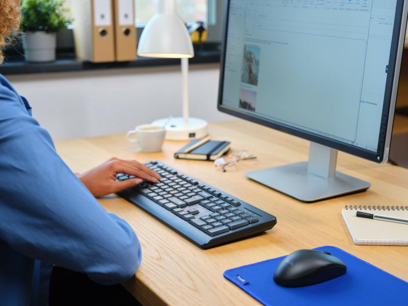 Kit Trust Primo tastatura standard, mouse wireless optic, rezoltie maxima 1200 DPI, negru [13]