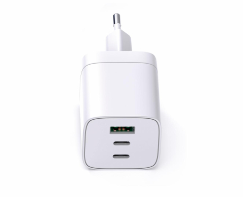 INCARCATOR SERIOUX 65W 2xUSB-C & USB-A de perete, Ieșire USB-C: C1 și C2: 5V/3A, 9V/3A, 12V/3A, 15V/3A, 20V/3,25A (65W) PPS: 5-11V/5A, (55W), A1: 5V/4,5A, 9V/3A, 12V/2,5A, 20V/1,5A(30W) C1+C2: 45W+20W (max. 65W), C1+A1: 45W+18W (max. 63W ) C2+A1: 7,5W+7,5W (max. 15W), C1+C2+A1: 45W+7,5W+7,5Wmax. 60W [2]