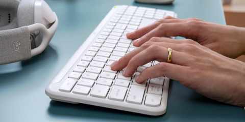 Logitech 920-012452 keyboard Office RF Wireless + Bluetooth QWERTZ German White [6]