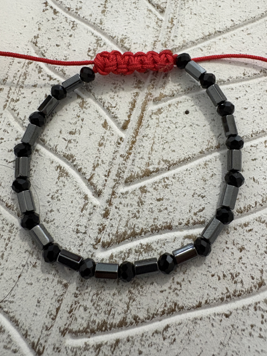 Brățară Hematit și cristale negre pe șnur roșu [2]