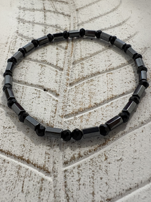brățară-hematit-și-cristale-negre-pentru-el-protecție-și-forță [2]