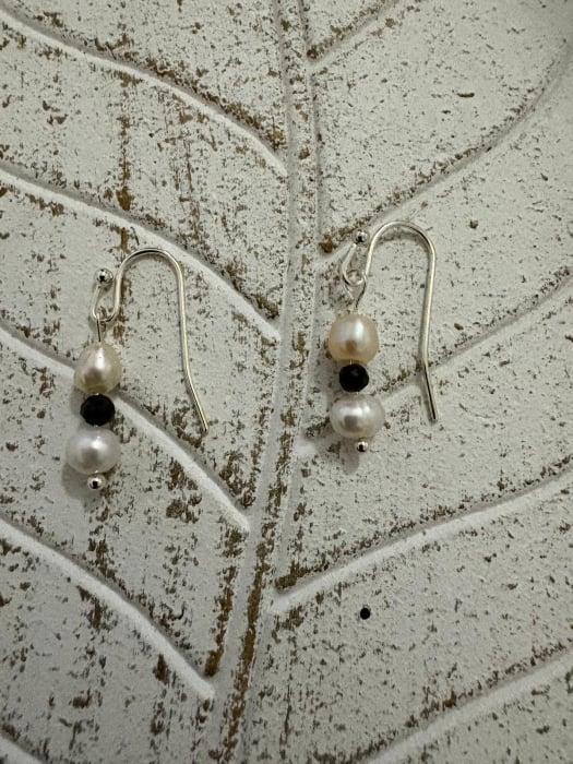  Cercei perle naturale de cultura si turmalină negra– Bijuterii handmade elegante [1]
