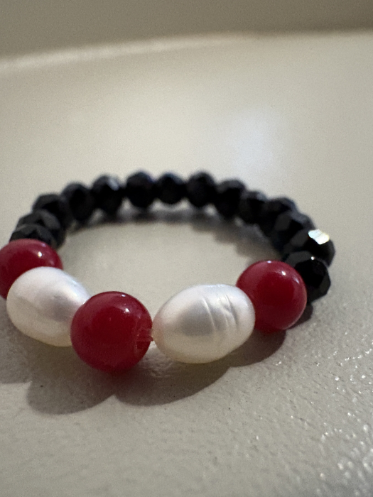 Inel Mărțișor Eleganță & Protecție – Perle de Cultură, Coral și Cristale Negre [4]