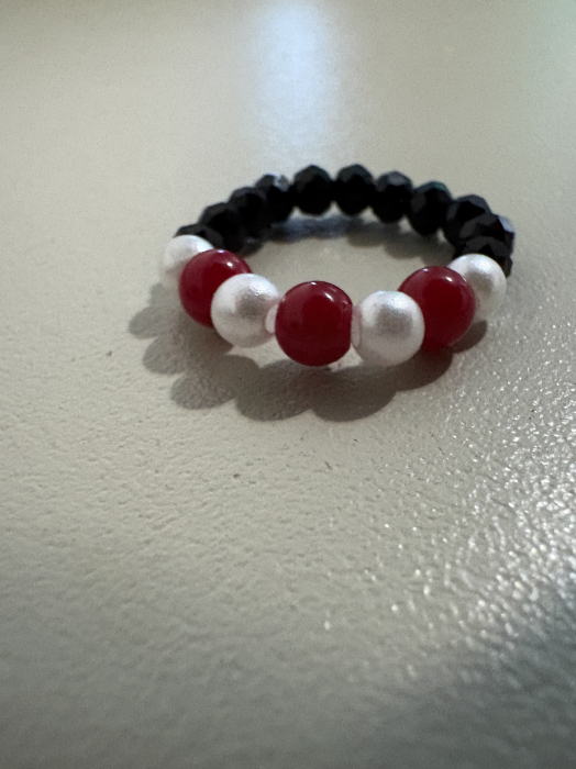 Inel Mărțișor Protecție & Contrast – Perle artificiale, Coral și Cristale Negre [4]