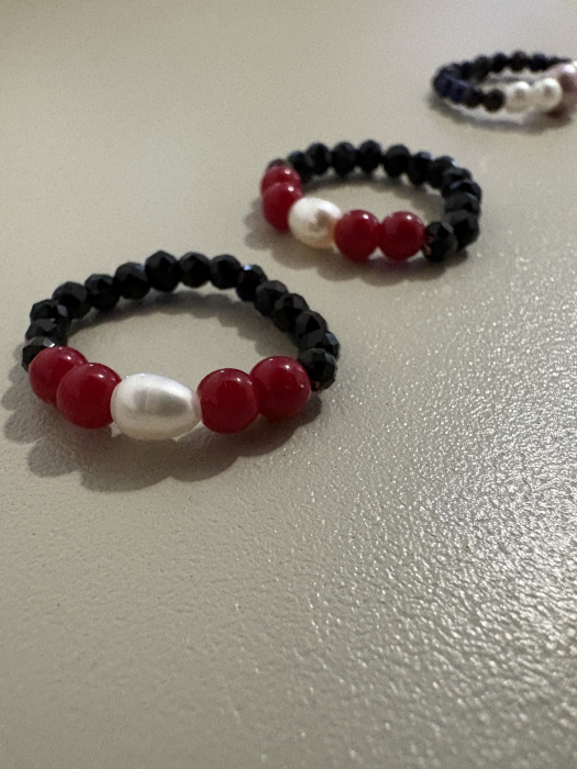 Inel Mărțișor Protecție & Eleganță – Perle, Coral și Cristale Negre (Model 2) [4]