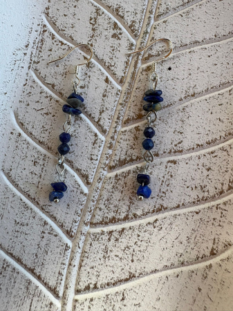 Lapis lazuli - Cercei lungi din Lapis Lazuli – Eleganță și Protecție