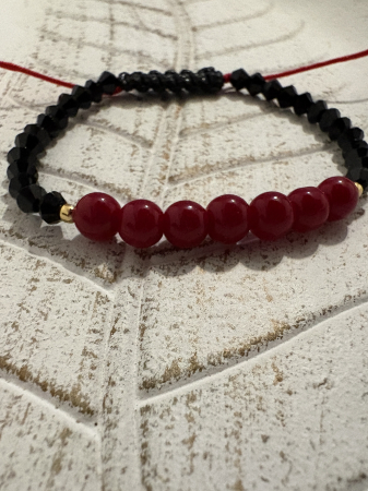 Agat rosu - Brățară agat roșu cu cristale negre și bile argint 925