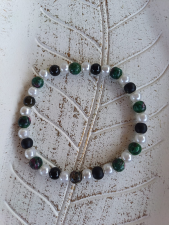 Brățară cu perle, turmalină neagră, onix, obsidian și rubin în zoisit – Feminitate Neclintită | Bijuterii energetice Cercei Magici [1]