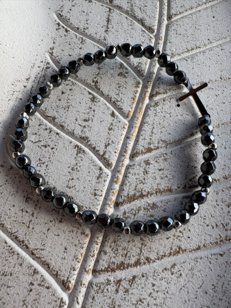 Bratari cu Argint 925 - Brățară Hematit Fațetat cu Argint & Cruciuliță – Protecție, Împământare, Eleganță