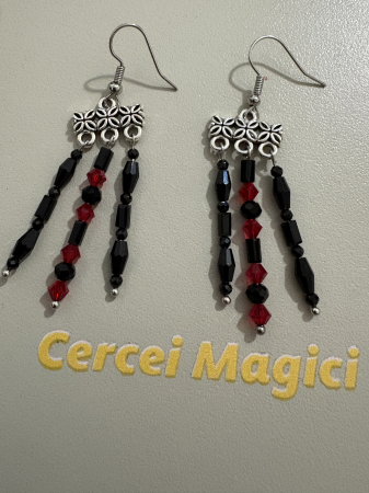 Negru - cercei boho cristale rosii