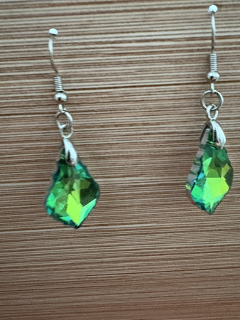 Tortițe tip cârlig (hook) - cercei verzi smarald