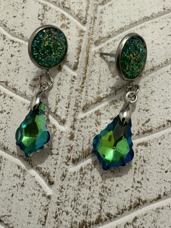 Verde - Cercei cristal cabochon verde șurub